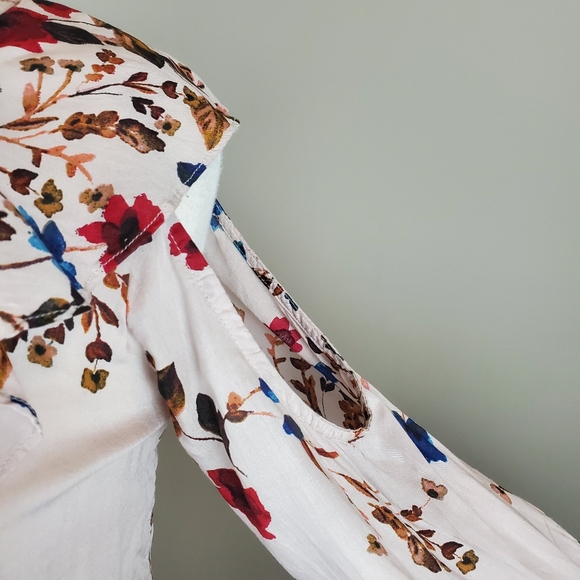 William Rast Floral Cold Shoulder Top - Picture 4 of 8